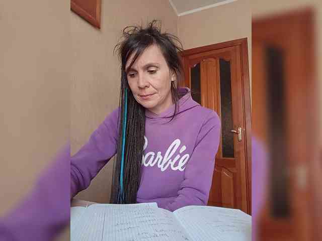 Hellenalonenochka webcam