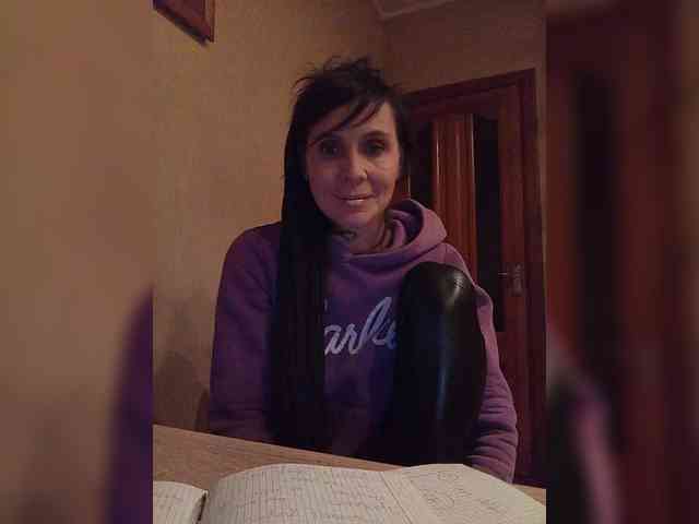 Hellenalonenochka webcam