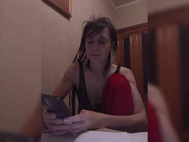 Hellenalonenochka webcam