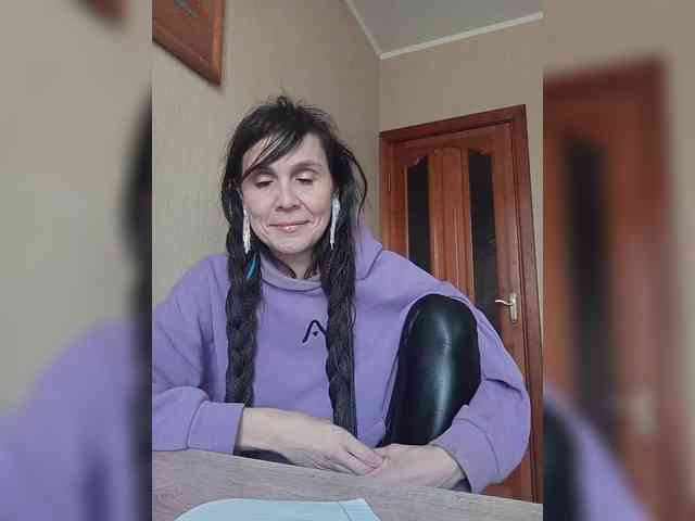 Hellenalonenochka webcam