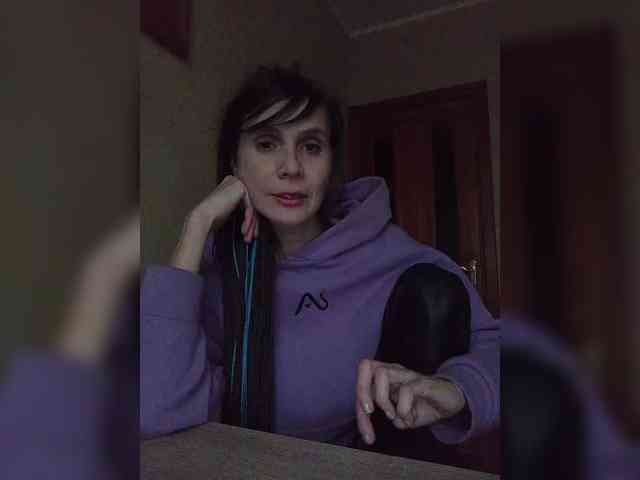 Hellenalonenochka webcam