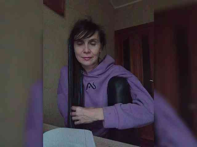 Hellenalonenochka webcam