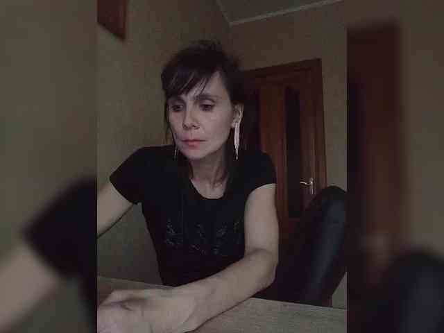 Hellenalonenochka webcam