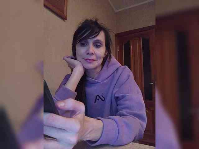 Hellenalonenochka webcam