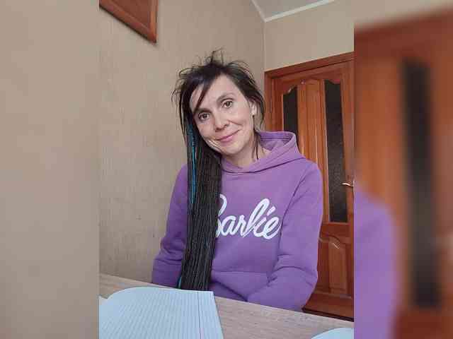 Hellenalonenochka webcam