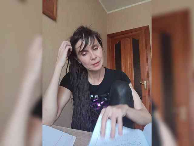 Hellenalonenochka webcam