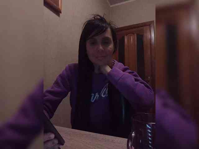 Hellenalonenochka webcam