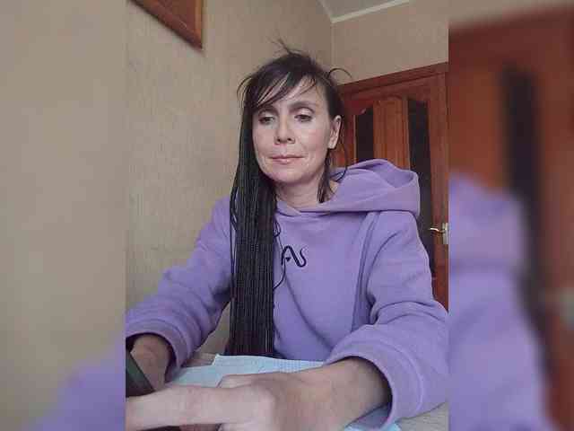 Hellenalonenochka webcam