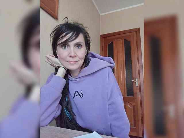 Hellenalonenochka webcam