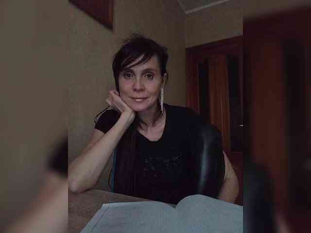 Hellenalonenochka webcam