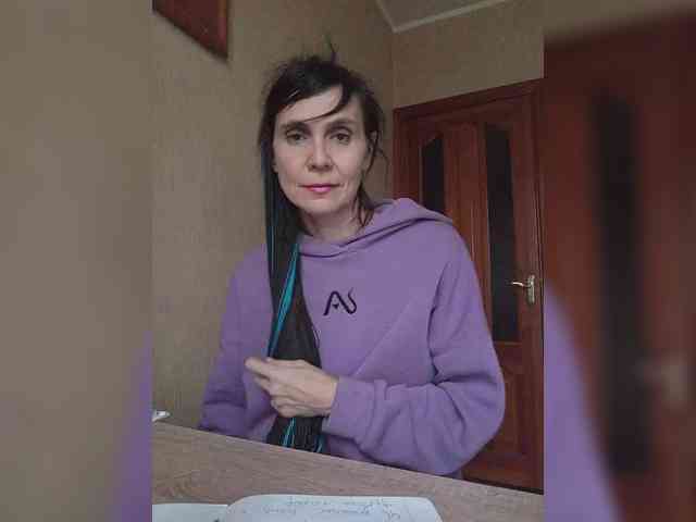 Hellenalonenochka webcam