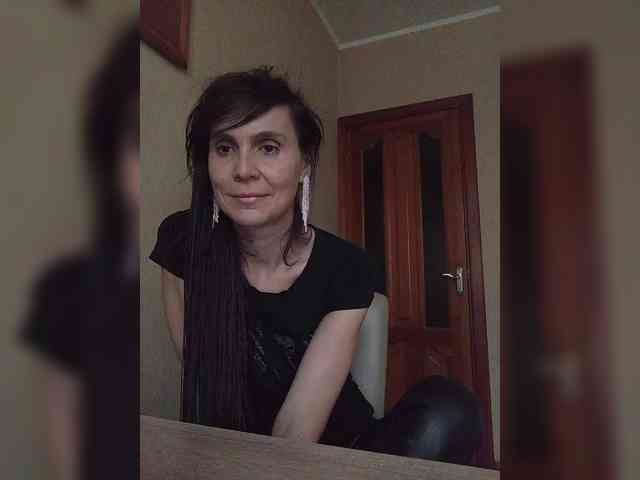 Hellenalonenochka webcam