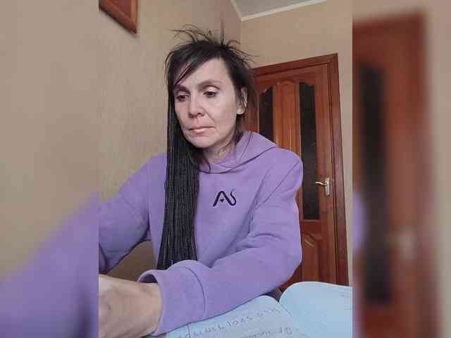 Hellenalonenochka webcam