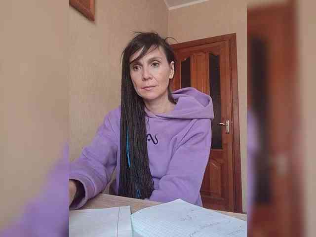 Hellenalonenochka webcam