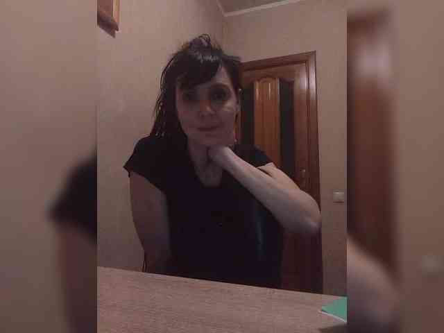 Hellenalonenochka webcam