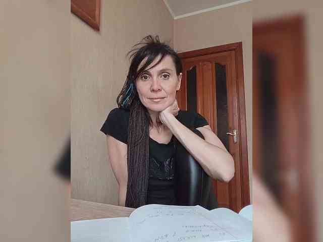 Hellenalonenochka webcam