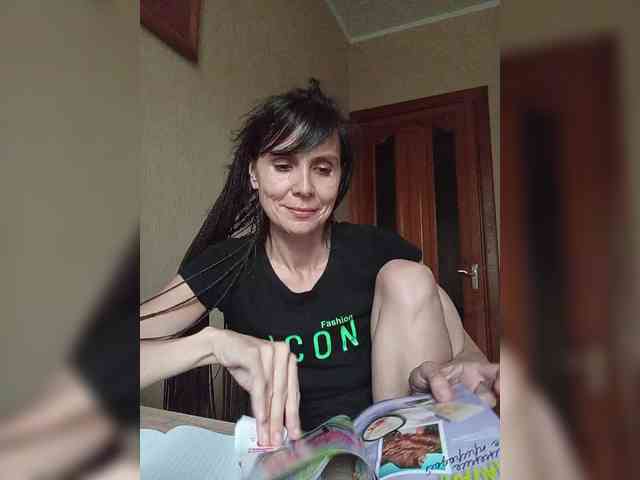 Hellenalonenochka webcam