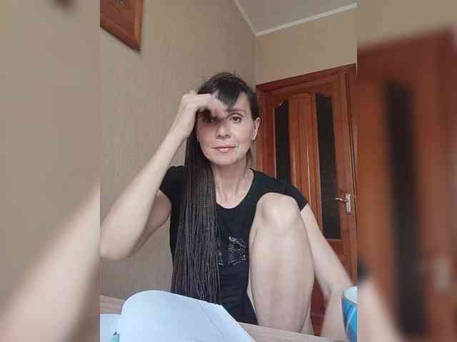 Hellenalonenochka webcam