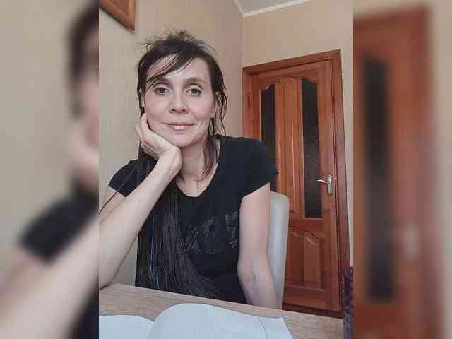 Hellenalonenochka webcam