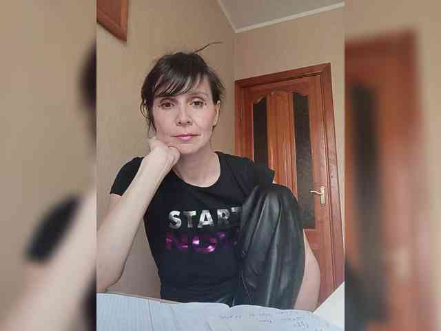 Hellenalonenochka webcam