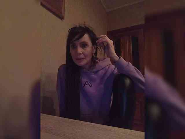 Hellenalonenochka webcam