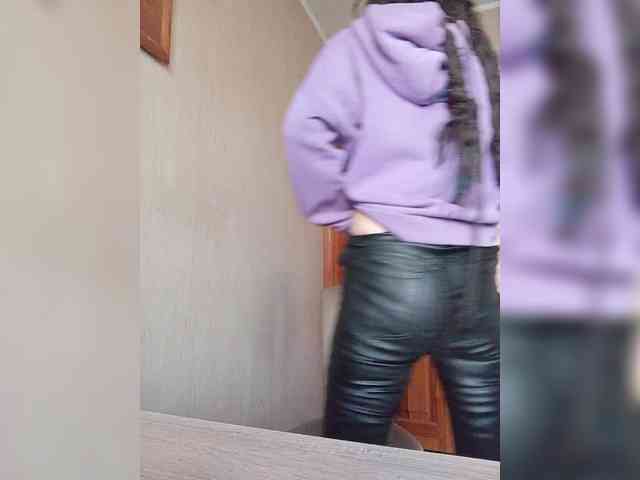 Hellenalonenochka webcam