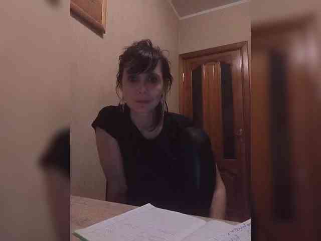 Hellenalonenochk... Live Webcam on BongaCams