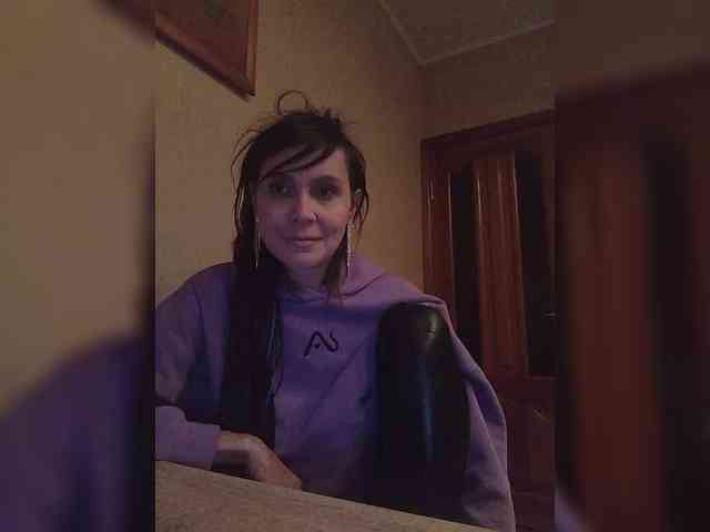 Hellenalonenochka webcam