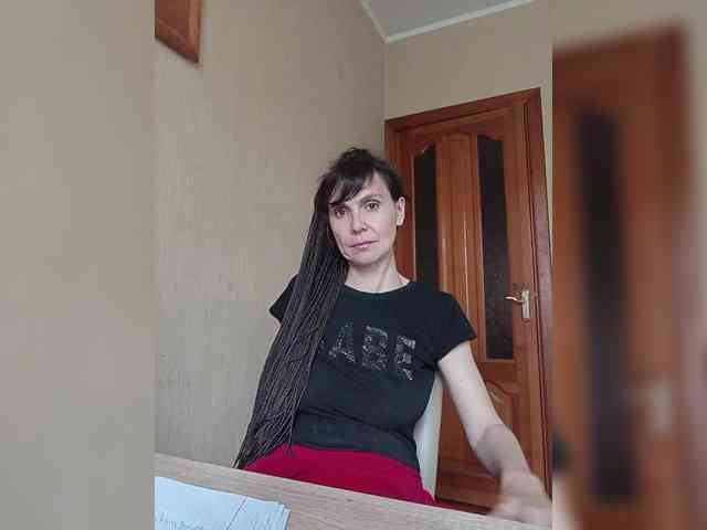 Hellenalonenochka webcam