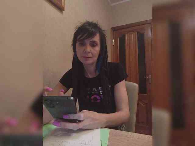 Hellenalonenochka webcam