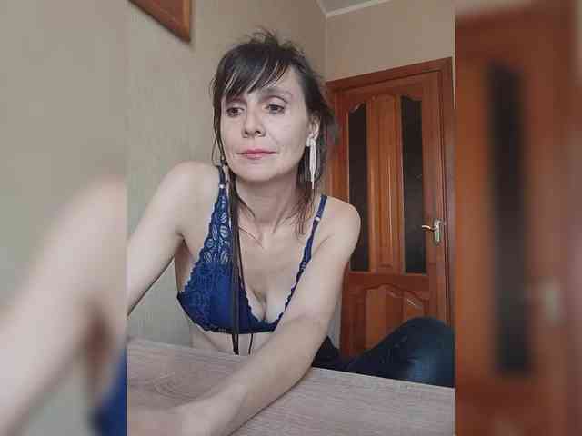 Hellenalonenochka webcam