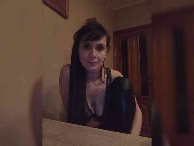 Hellenalonenochka webcam