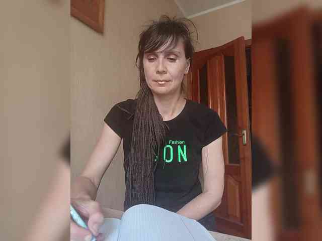 Hellenalonenochka webcam