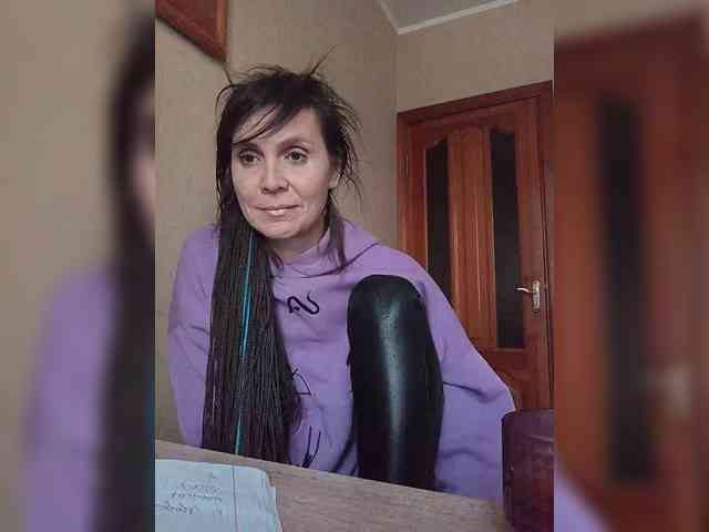 Hellenalonenochka webcam