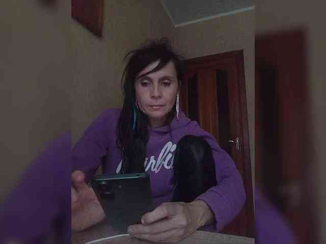 Hellenalonenochka webcam