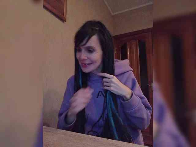 Hellenalonenochka webcam