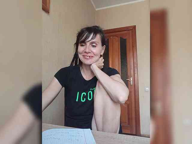 Hellenalonenochka webcam