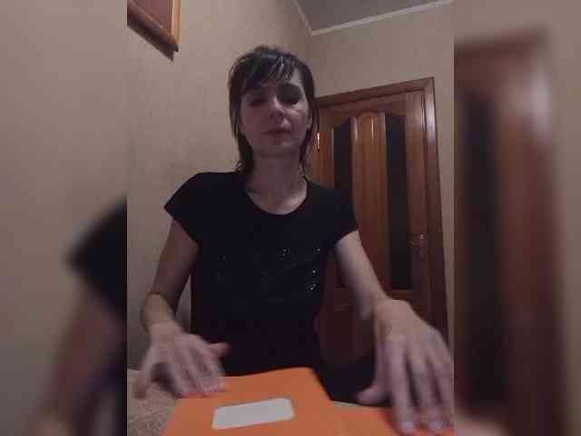 Hellenalonenochka webcam