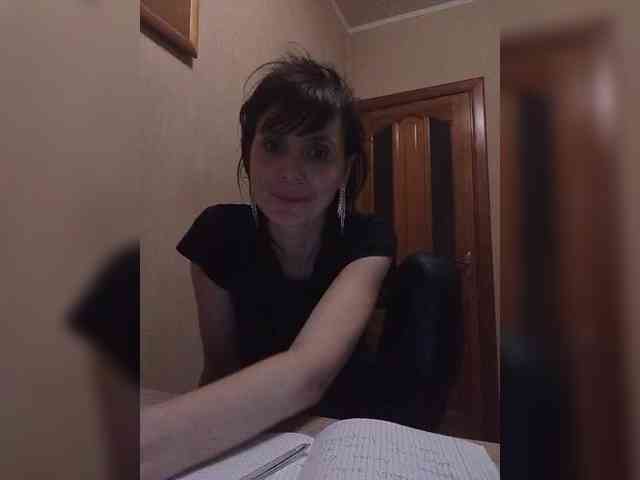 Hellenalonenochka webcam