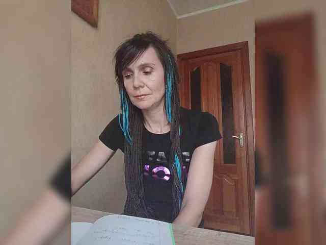 Hellenalonenochka webcam