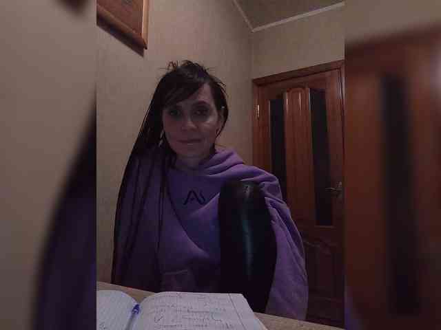 Hellenalonenochka webcam