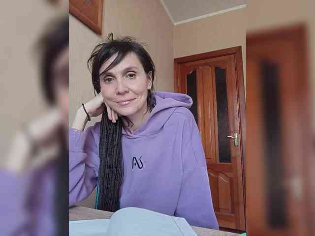 Hellenalonenochka webcam