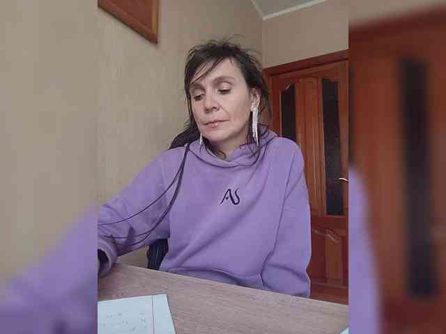 Hellenalonenochka webcam