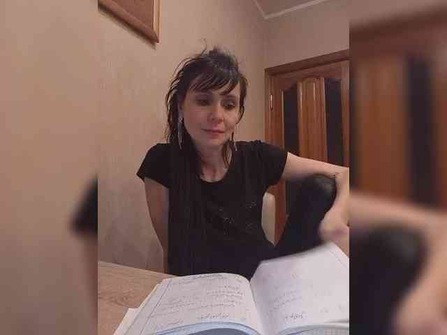 Hellenalonenochka webcam