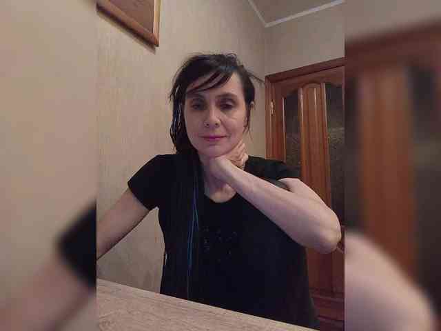 Hellenalonenochka webcam