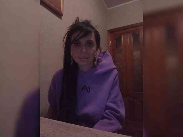 Hellenalonenochka webcam