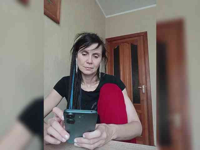 Hellenalonenochka webcam