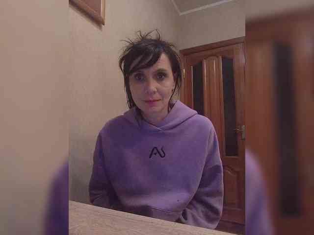 Hellenalonenochka webcam