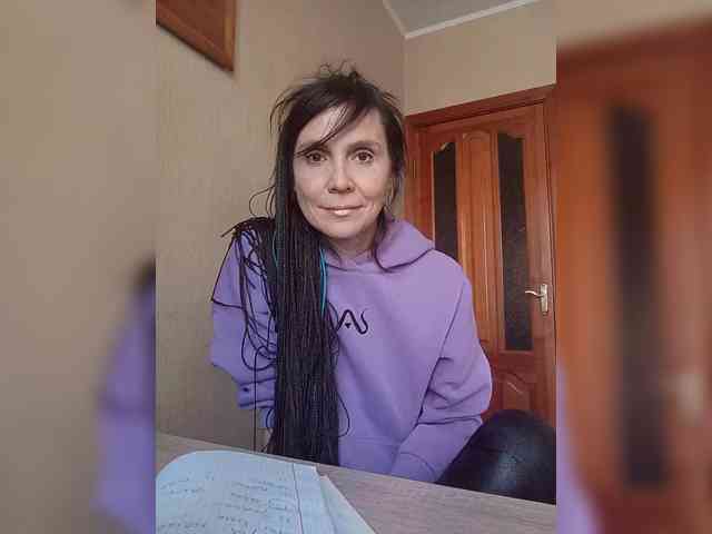 Hellenalonenochka webcam