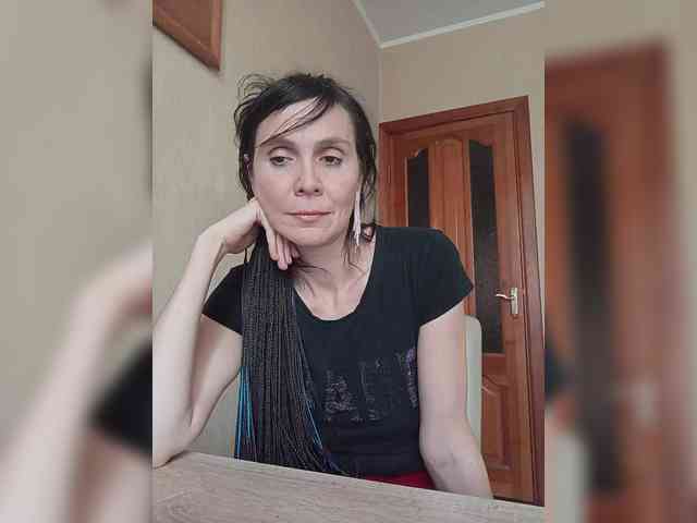 Hellenalonenochka webcam